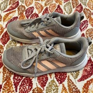 Adidas Women's Cloudfoam Running Shoe Size 7